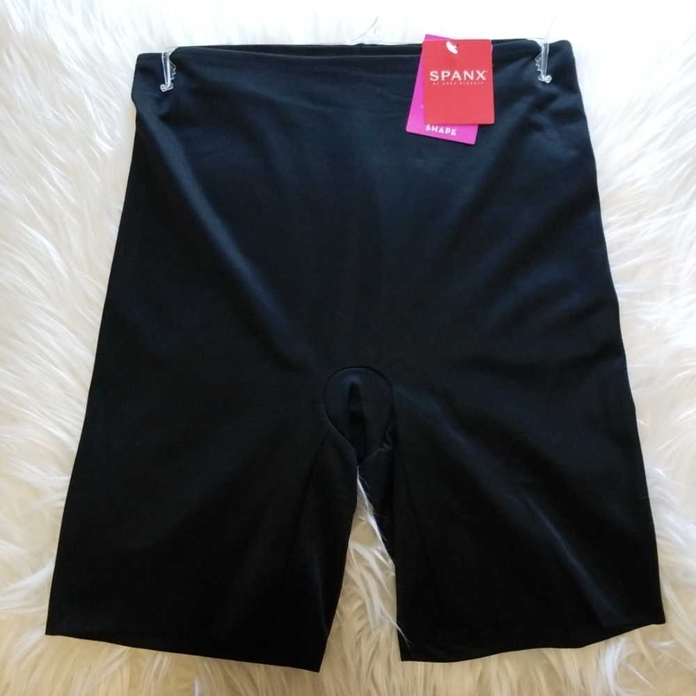 SPANX Power Conceal-Her Mid-Thigh Short